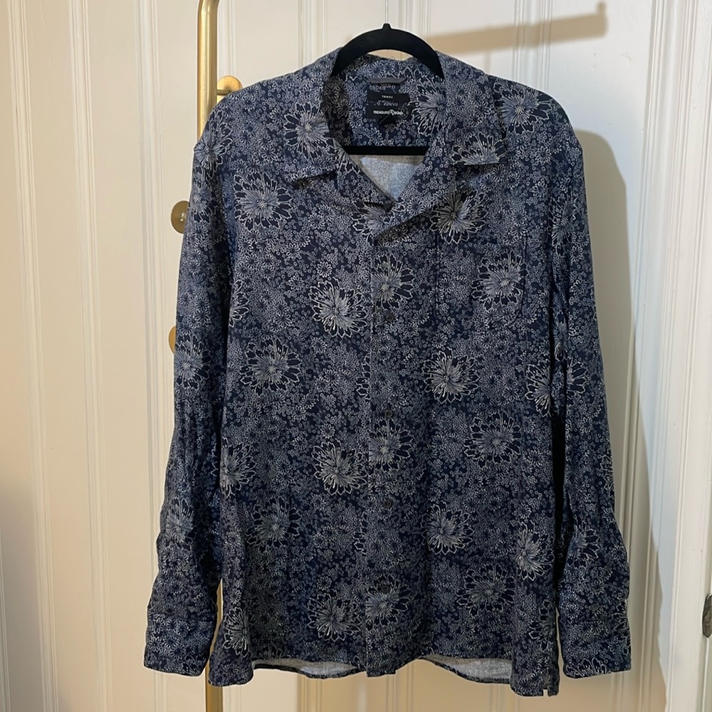 Treasure & Bond Floral & Navy Shirt Size L